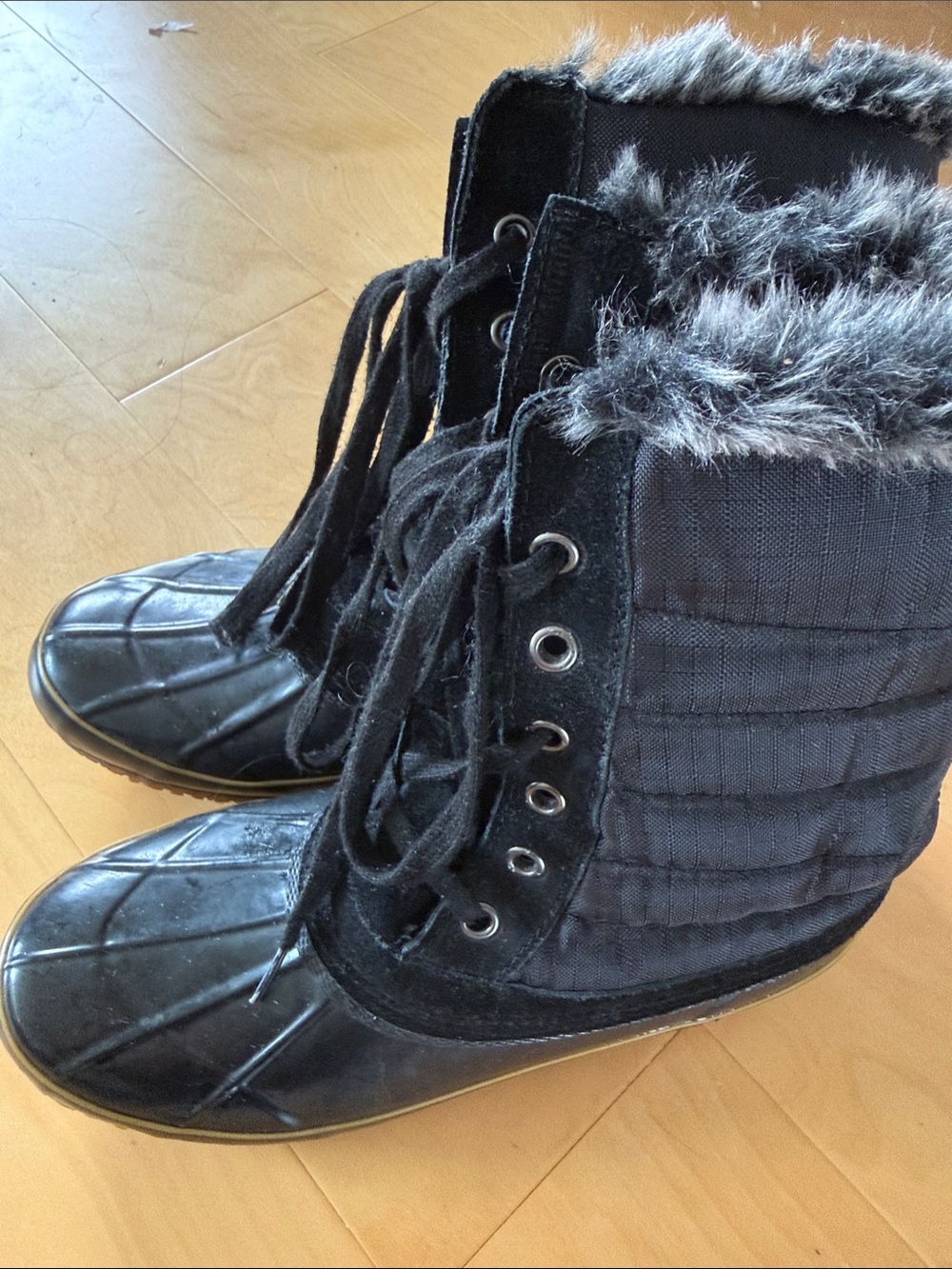 Black Women's Khombu Faux-Fur Winter Lace-Up Boots
